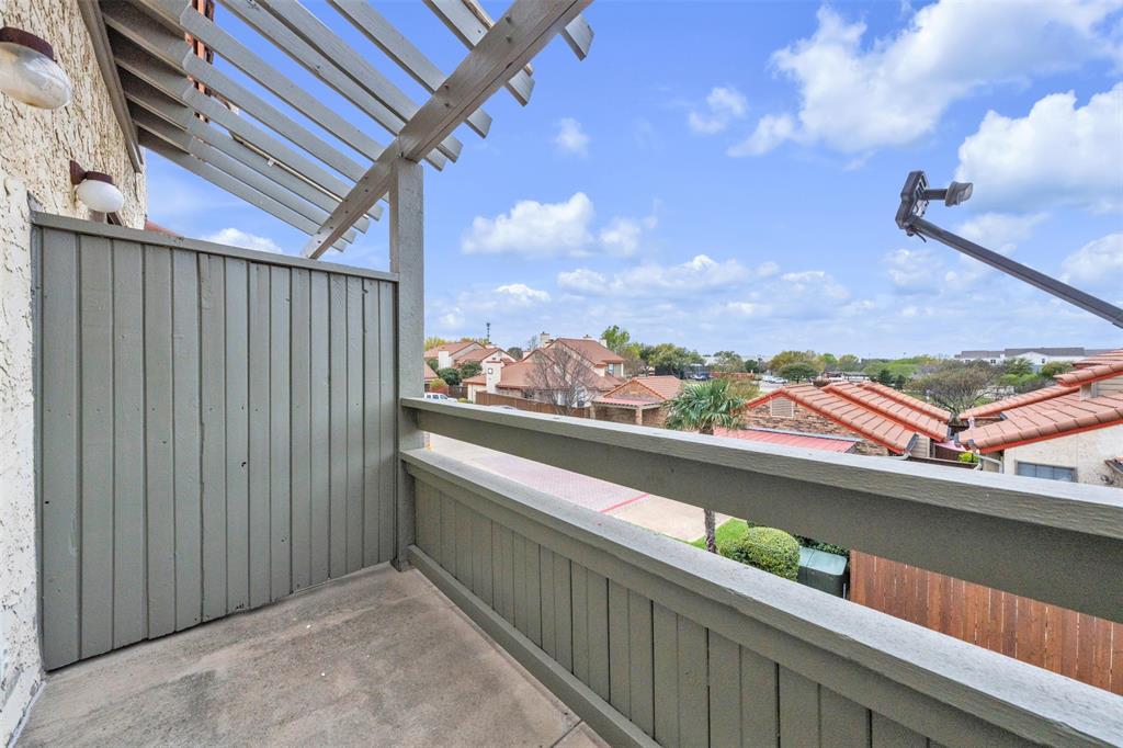 Ridgmar Crossroads Condo - Residential