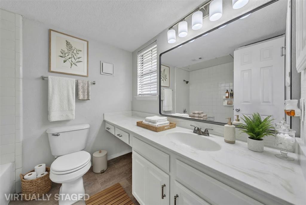 Ridgmar Crossroads Condo - Residential