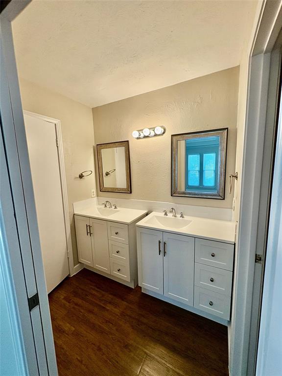 Dallas, Texas 75244, United States, 4 Bedrooms Bedrooms, ,3 BathroomsBathrooms,Residential,Active,215415