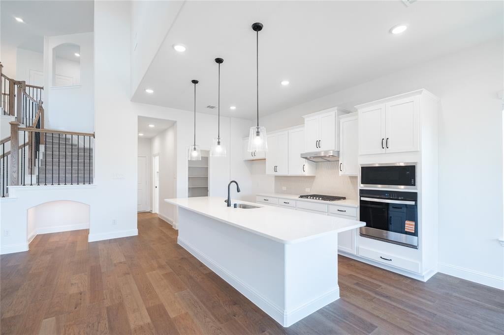 2225 Valencia Drive