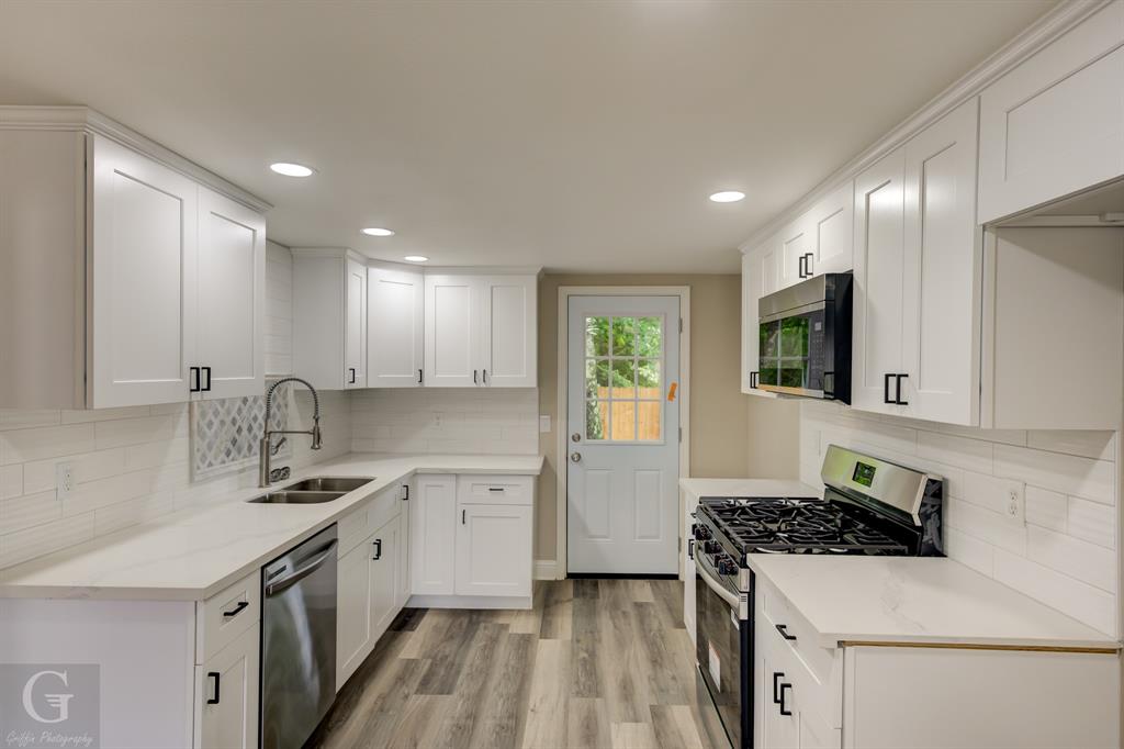 223 W Mckinley Avenue
