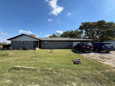 102 N Cedar Street Celeste TX 75423