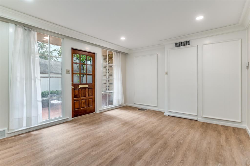 4285 Lomo Alto Drive