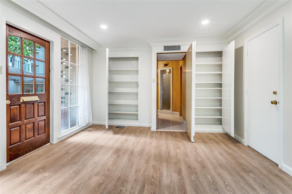 4285 Lomo Alto Drive