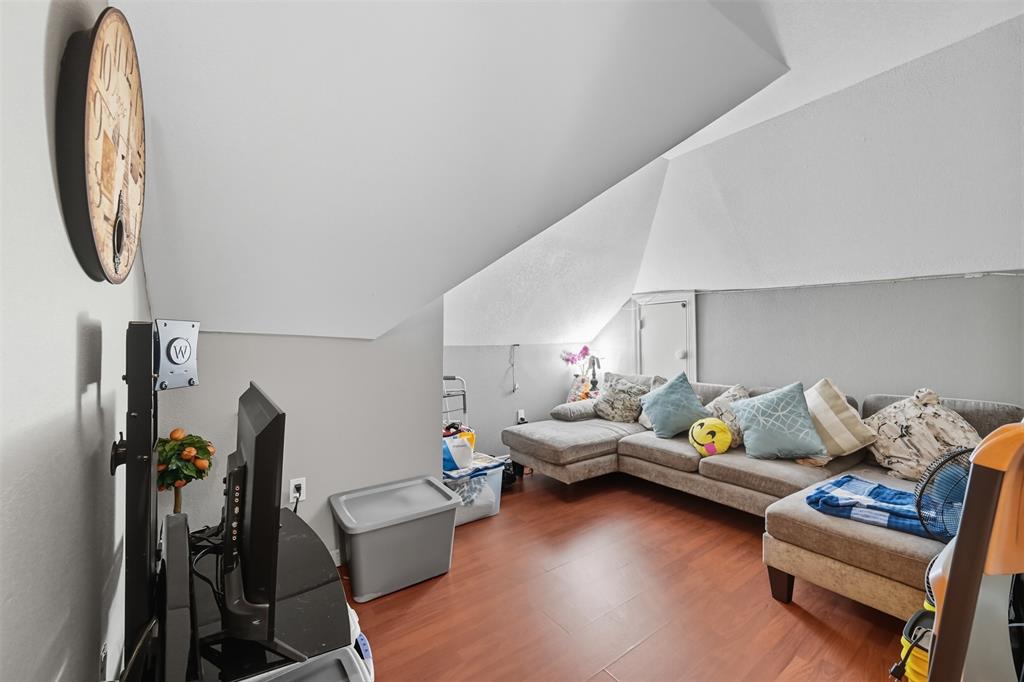 J Roberts - Residential