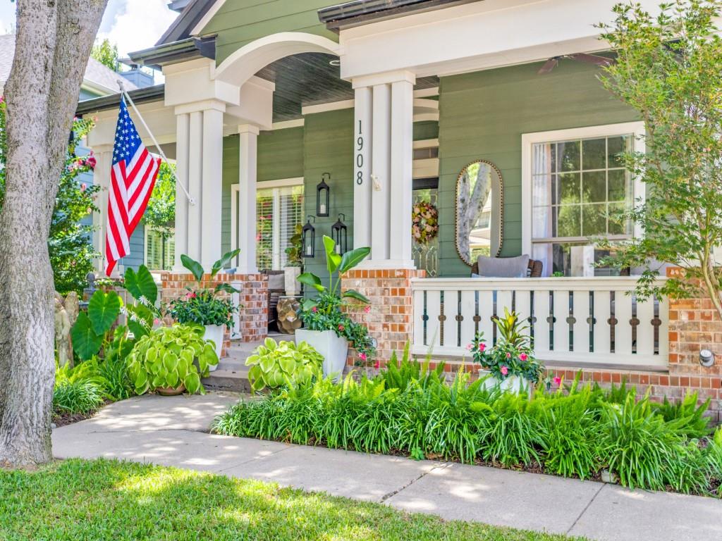 1908 Victoria Circle
