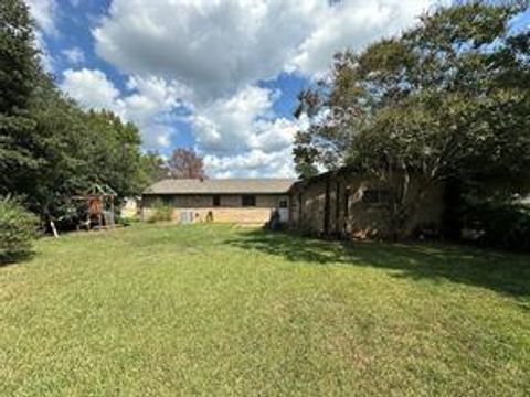 A home in Sulphur Springs