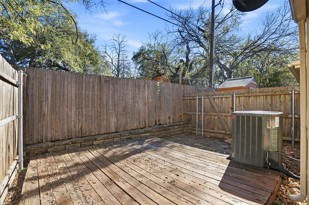 Fort Worth, Texas 76116, United States, 2 Bedrooms Bedrooms, ,3 BathroomsBathrooms,Residential,Pending,250106