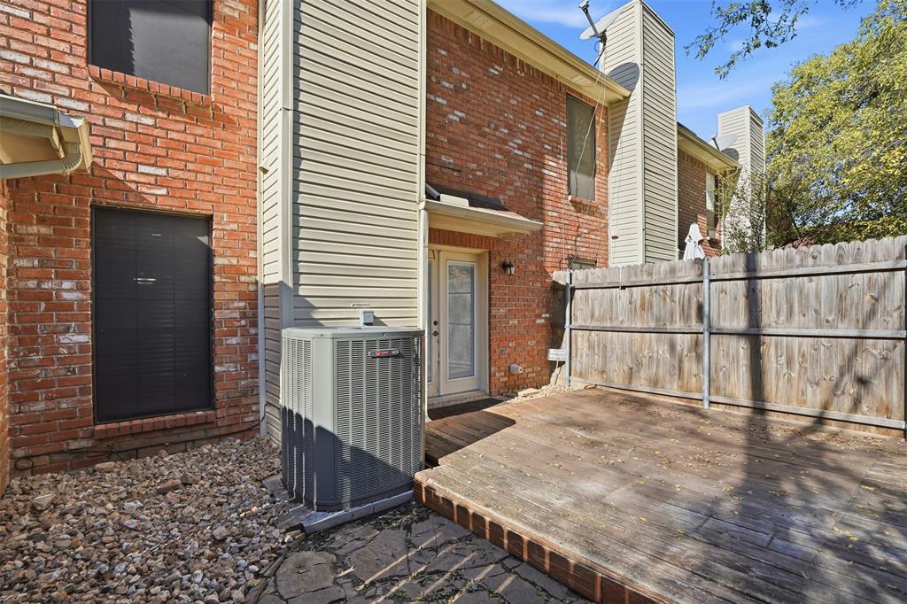 Fort Worth, Texas 76116, United States, 2 Bedrooms Bedrooms, ,3 BathroomsBathrooms,Residential,Pending,250106