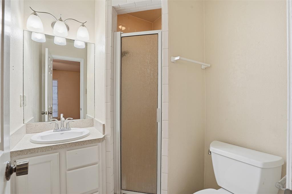 Fort Worth, Texas 76116, United States, 2 Bedrooms Bedrooms, ,3 BathroomsBathrooms,Residential,Pending,250106