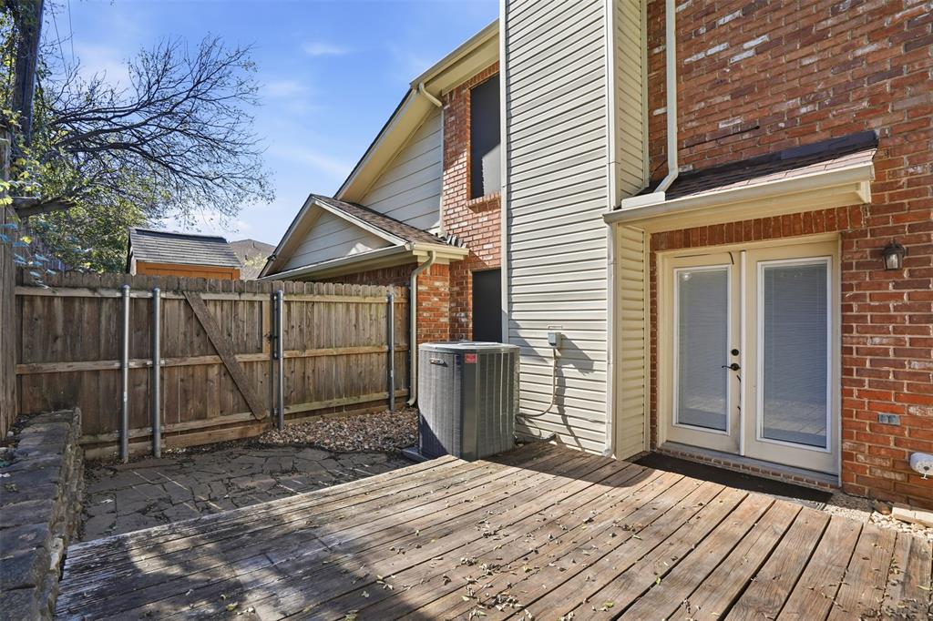 Fort Worth, Texas 76116, United States, 2 Bedrooms Bedrooms, ,3 BathroomsBathrooms,Residential,Pending,250106