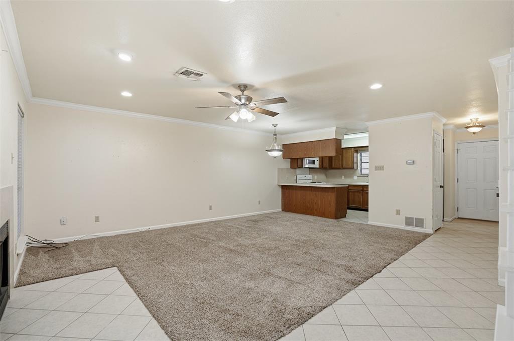 Fort Worth, Texas 76116, United States, 2 Bedrooms Bedrooms, ,3 BathroomsBathrooms,Residential,Pending,250106
