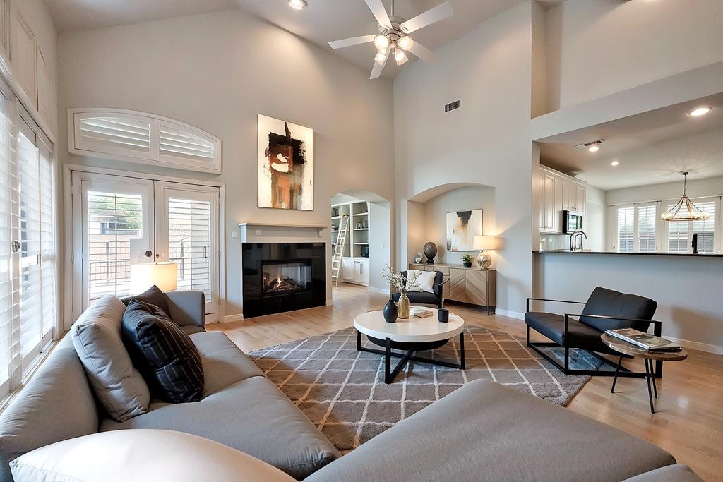 4621 Bending Oak Trail