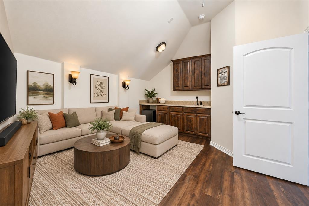 4212 Oxbow Drive
