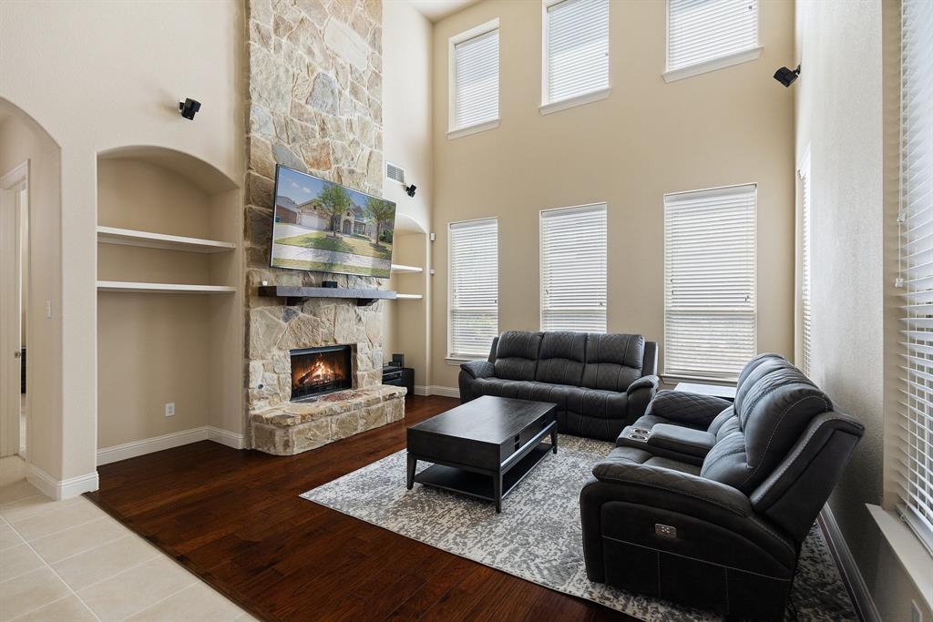 2444 Lakebend Drive