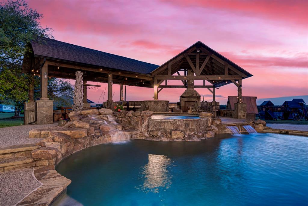 4 Stone Brook ESTS 13.318 ACRES - Residential