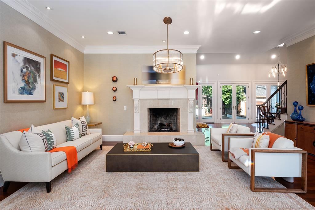 HOCKADAY SQUARE - Residential