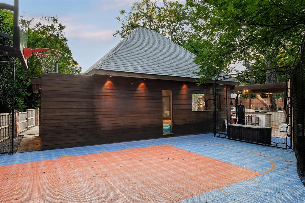 HOCKADAY SQUARE - Residential