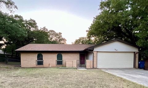 Photo of 209 N Jarvis Lane, Azle, TX 76020 (MLS # 21100671) Photo of 209 N Jarvis Lane, Azle, TX 76020 (MLS # 21100671)