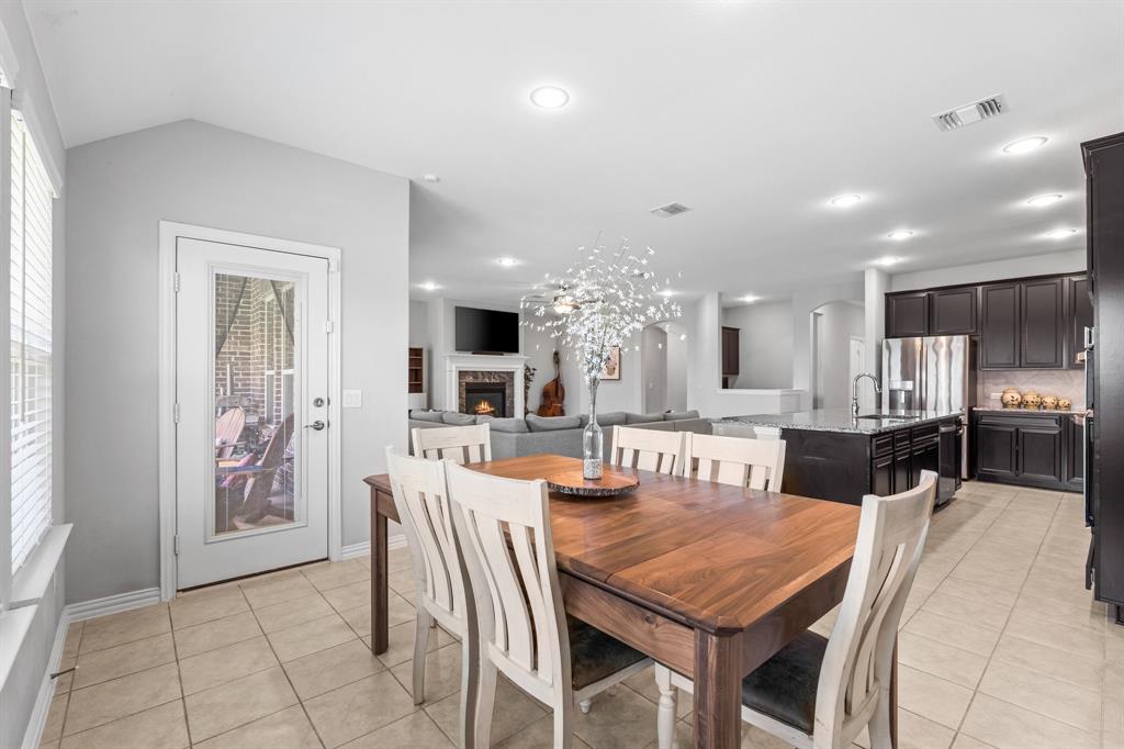 Fort Worth, Texas 76052, United States, 4 Bedrooms Bedrooms, ,3 BathroomsBathrooms,Residential,Pending,136109