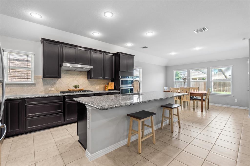 Fort Worth, Texas 76052, United States, 4 Bedrooms Bedrooms, ,3 BathroomsBathrooms,Residential,Pending,136109