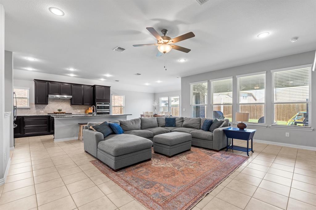 Fort Worth, Texas 76052, United States, 4 Bedrooms Bedrooms, ,3 BathroomsBathrooms,Residential,Pending,136109