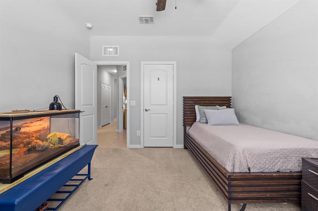 Fort Worth, Texas 76052, United States, 4 Bedrooms Bedrooms, ,3 BathroomsBathrooms,Residential,Pending,136109