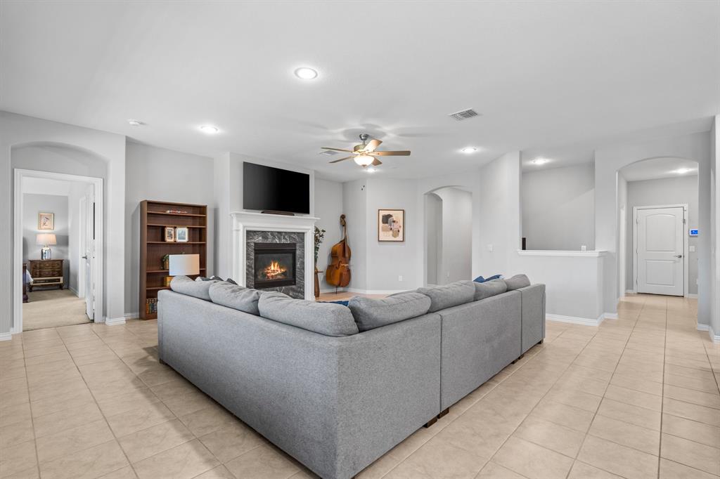 Fort Worth, Texas 76052, United States, 4 Bedrooms Bedrooms, ,3 BathroomsBathrooms,Residential,Pending,136109