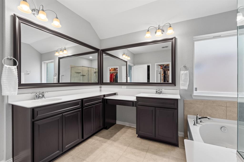 Fort Worth, Texas 76052, United States, 4 Bedrooms Bedrooms, ,3 BathroomsBathrooms,Residential,Pending,136109