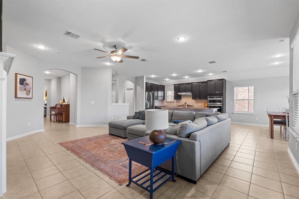 Fort Worth, Texas 76052, United States, 4 Bedrooms Bedrooms, ,3 BathroomsBathrooms,Residential,Pending,136109