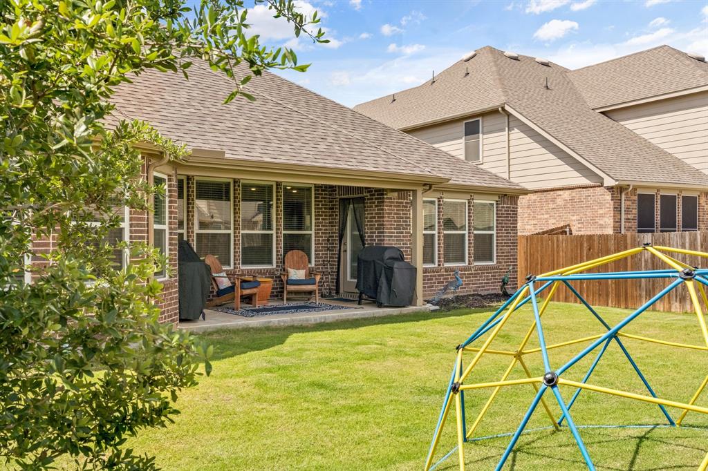 Fort Worth, Texas 76052, United States, 4 Bedrooms Bedrooms, ,3 BathroomsBathrooms,Residential,Pending,136109