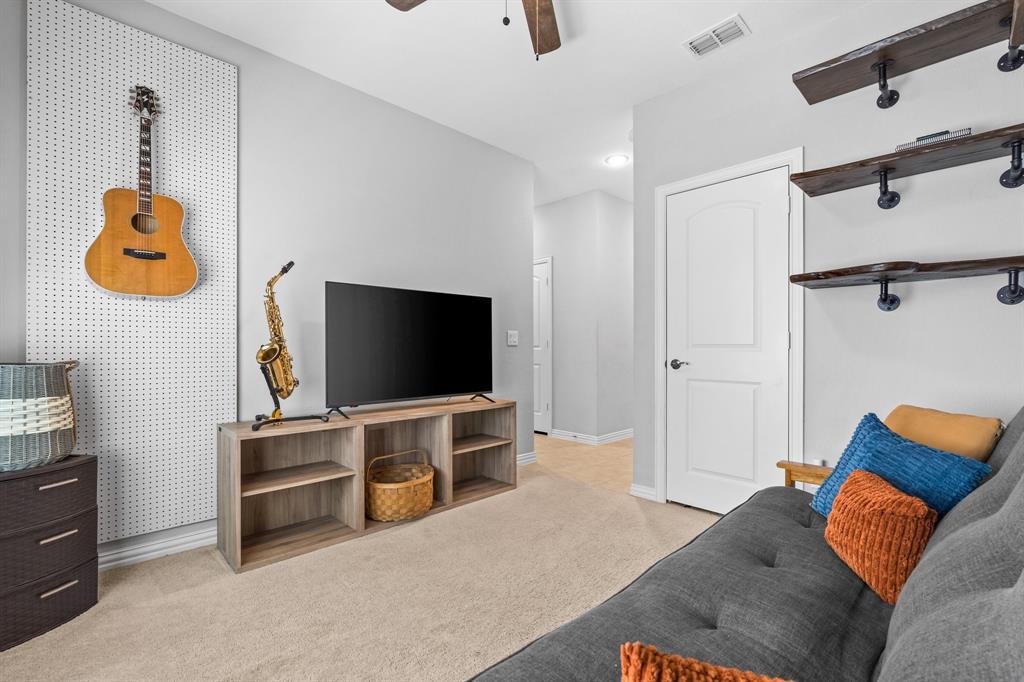 Fort Worth, Texas 76052, United States, 4 Bedrooms Bedrooms, ,3 BathroomsBathrooms,Residential,Pending,136109