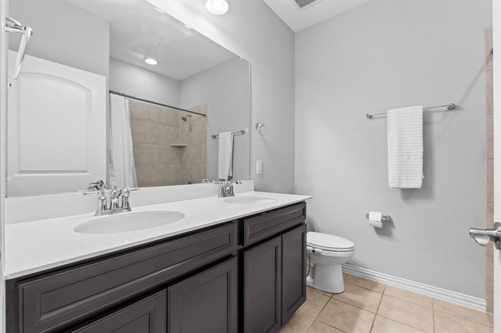 Fort Worth, Texas 76052, United States, 4 Bedrooms Bedrooms, ,3 BathroomsBathrooms,Residential,Pending,136109