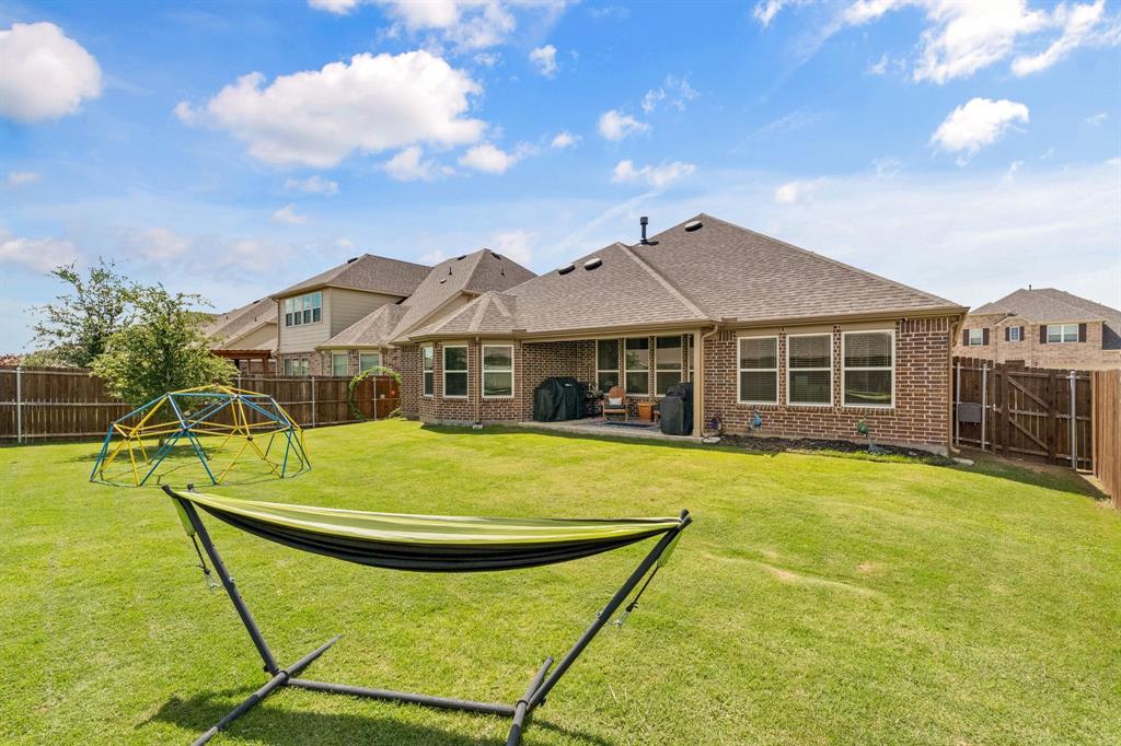 Fort Worth, Texas 76052, United States, 4 Bedrooms Bedrooms, ,3 BathroomsBathrooms,Residential,Pending,136109