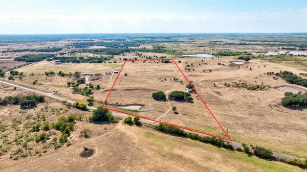 1004 ROCK SPRINGS SCHOOL RD, NOCONA, TX 76255 - Image f01e0e82d7caeb93e0f7c08033d35362/4104400694