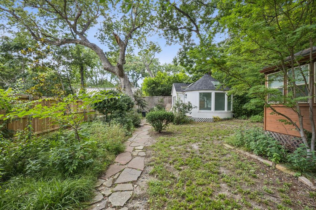 8647 San Leandro Drive