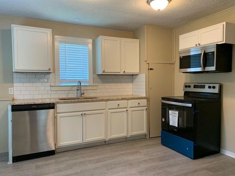 Photo of 500 E Heron Street, Denison, TX 75021 (MLS # 21257627)