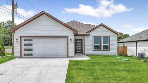 2200 Pedernales Court Granbury TX 76048