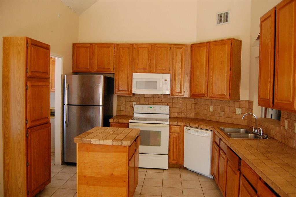 Santa Fe Trace - Residential Lease