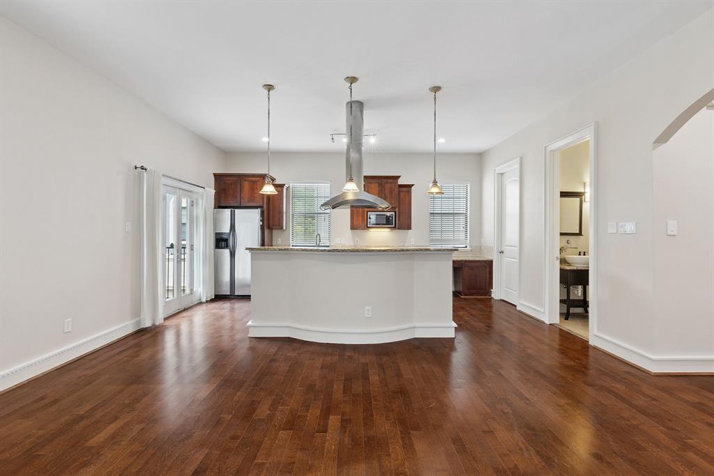 Bryan Square Twnhms - Residential