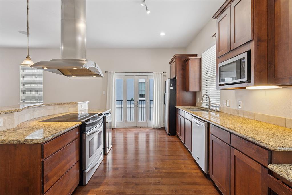 Bryan Square Twnhms - Residential