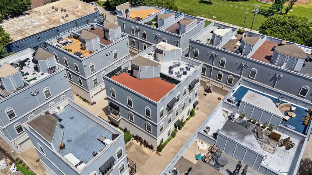 Bryan Square Twnhms - Residential