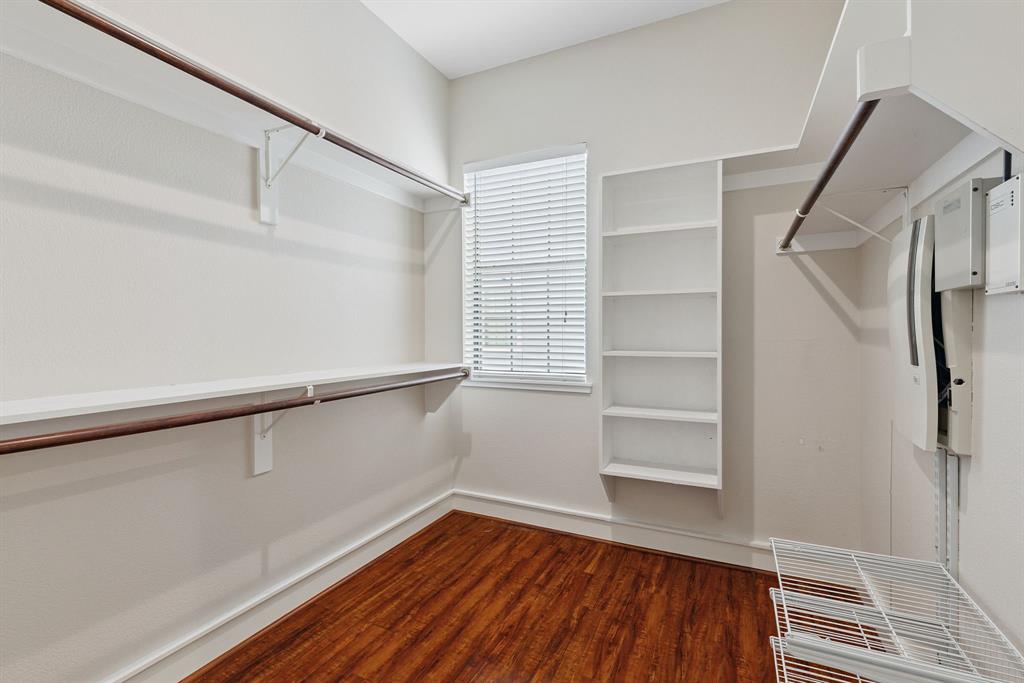 Bryan Square Twnhms - Residential