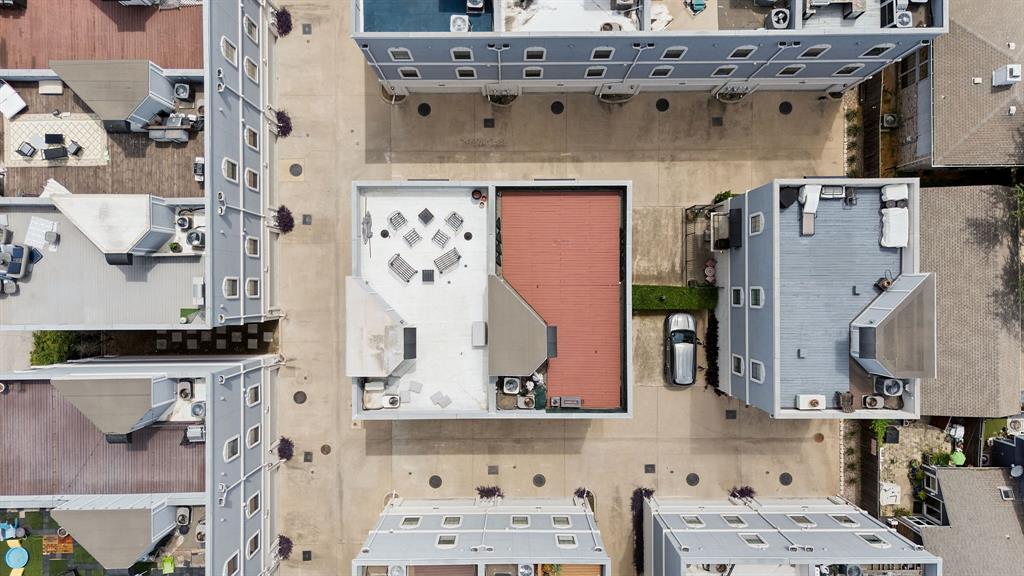 Bryan Square Twnhms - Residential