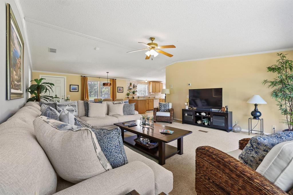 7406 Lakeview Drive