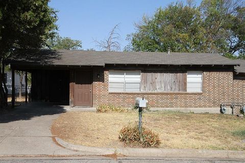 401 Hallvale Drive White Settlement TX 76108