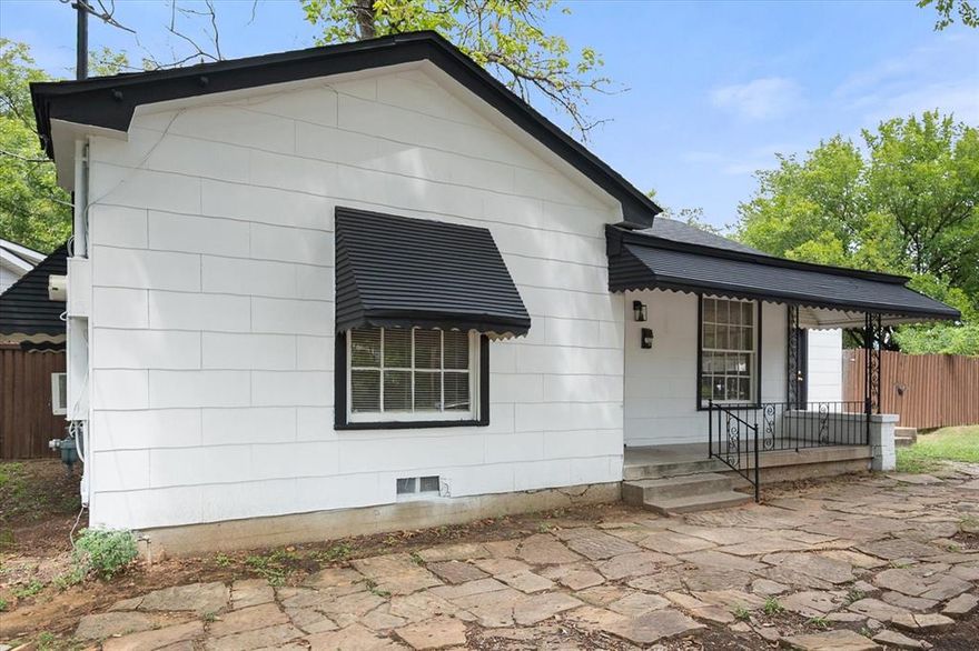 ***This unit must be purchased with MLS 21092587 as a whole duplex. See MLS 21049344 for entire Duplex listing*** This fully renovated 3 bedroom, 2 bathroom home offers a flexible layout that works well for many living situations. The main house has 2 bedrooms and 1 bath, along with a bright living room and an updated kitchen that’s both stylish and functional. The attached apartment has also been updated and includes its own kitchen, bedroom, and bathroom, giving plenty of options for rental income, extended family, or guests. Both spaces are move-in ready with fresh finishes throughout. Conveniently located just 10 minutes from downtown Fort Worth and close to shopping, dining, and major highways, this property combines comfort, flexibility, and location in one exciting package. This 3 bed, 2 bath duplex has the potential to be a 4 bed, 2 bath.