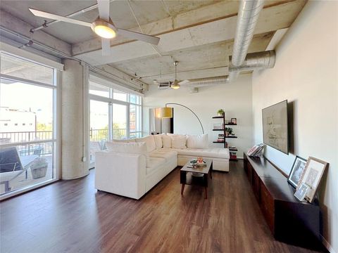 Photo of 1001 Belleview Street #307, Dallas, TX 75215 (MLS # 21090909)