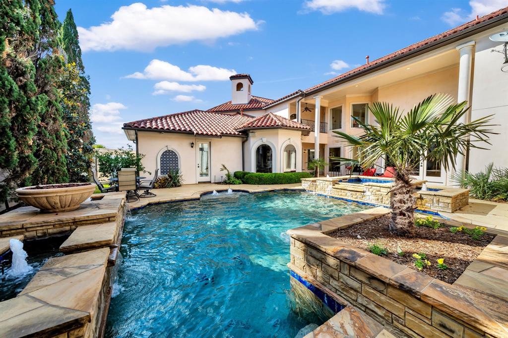 7253 Waters Edge Drive