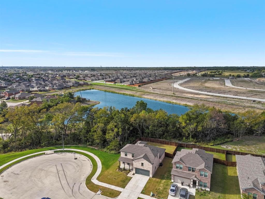 Photo of 1428 Victoria Street, Mesquite, TX 75181 (MLS # 21221261)